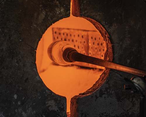 lute close up of heating rod mandolin